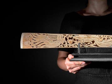 SANS RÉSERVE – Grand ivoire finement sculpté d’espadon –, Antiek en Kunst