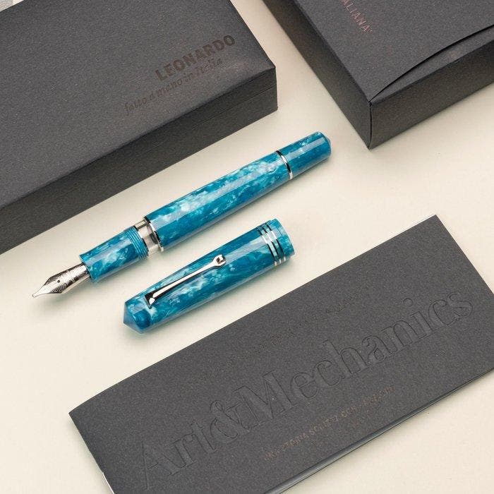 Leonardo Officina Italiana - Momento zero grande 2.0 -, Verzamelen, Pennenverzamelingen