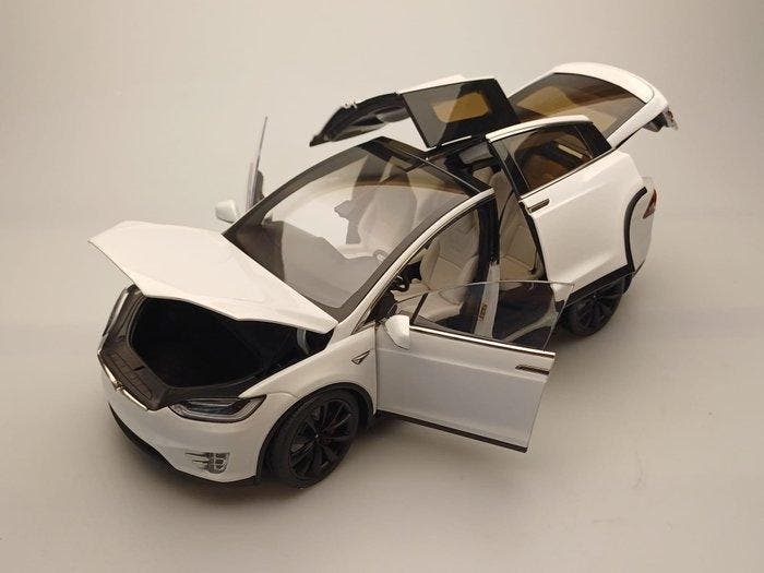 Tesla-models 1:18 - Modelauto - Tesla Model X - 2016- Wit, Hobby & Loisirs créatifs, Voitures miniatures | 1:5 à 1:12