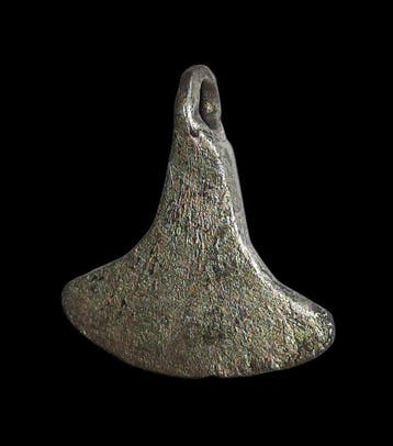 Époque Viking Argent Amulette en forme de hache. Excellent