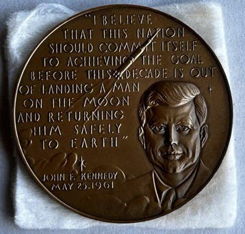 Ruimtevaartmemorabilia - Verzameling medailles - 1960-1970