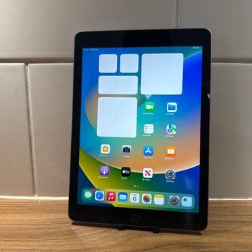 Apple iPad (5th Generation) 128GB Wifi - Mobiele telefoon