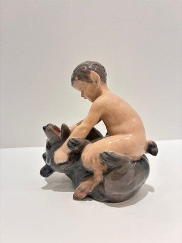 Royal Copenhagen - Beeldje - Faun fighting bear - Porselein, Antiquités & Art