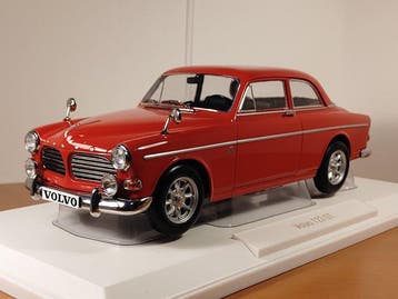 Norev 1:18 - Model stationwagon - Volvo Amazon 123 GT (1968)