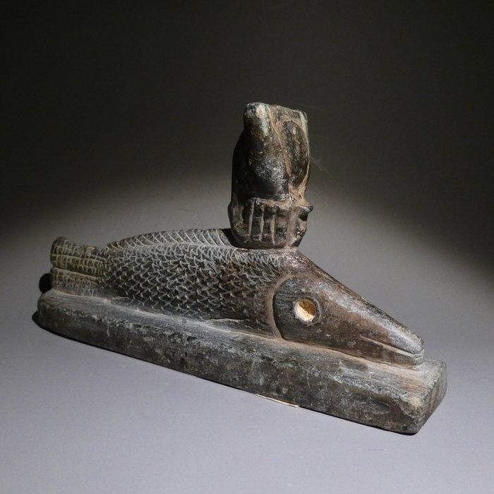 Oud-Egyptisch Schist God Oxyrhynchos vis. 11 cm lang., Collections, Minéraux & Fossiles