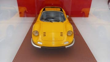 BBR 1:18 - Voiture miniature - Ferrari Dino 246 GTS Giallo, Nieuw