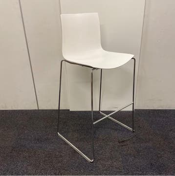 Arper CATIFA 46 barkruk zithoogte 75 cm, wit, Gebruikt