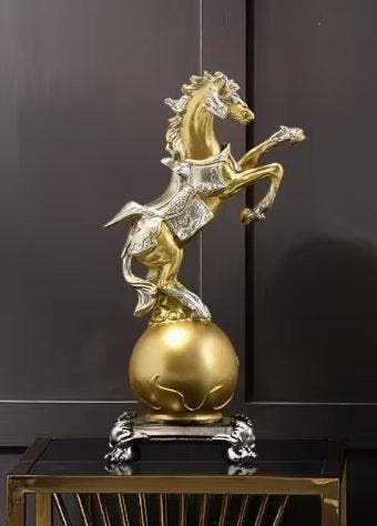 Beeldje - Cavallo dorato - Hars