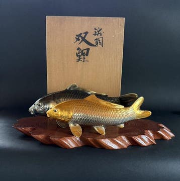 Koper - Hidemasa - Japanse bronzen koi-karper beeldenset met