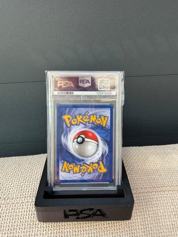 Pokémon - 1 Graded card - Eevee #51 First edition - PSA 10 -, Hobby en Vrije tijd, Nieuw