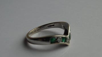 Bague - 18 carats Or jaune - 0.70ct. tw. Émeraude - Diamant