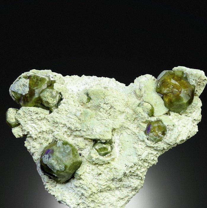 Premium! GROSSULAR GARNET op MATRIX Jakoetië, Siberië,, Verzamelen, Mineralen en Fossielen