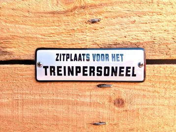 Zitplaats voor het Trein, Collections, Verzenden