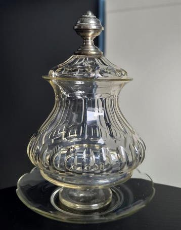 Kom - Antique Glass Candy Jar with Lid. - Kristal, Zilver