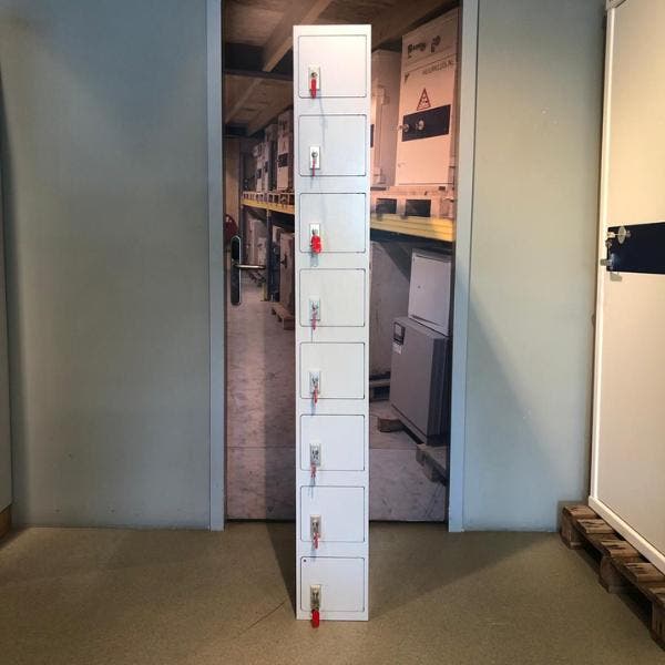 Gebruikte 8-vaks opbergkluis, Maison & Meubles, Extincteurs & Coffres-forts, Envoi