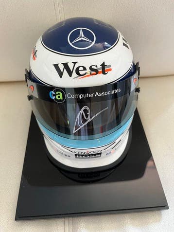 Mclaren - F1 - Mika Hakkinen - 2001 - Helm op schaal 1:2