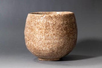 Shino geglazuurd chawan (theekop) door Kato Harutake (7e