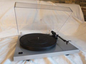 Pro Ject - Debut II / 2-snelheids handmatige riemaandrijving, Nieuw