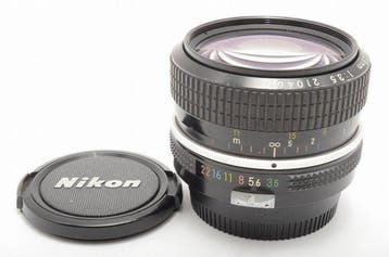 Nikon Nikkor 28mm 1:3.5 Non-Ai Cameralens