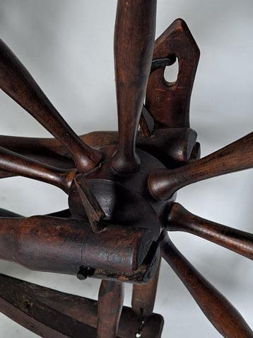 Outil de travail - rouet, Antiquités & Art