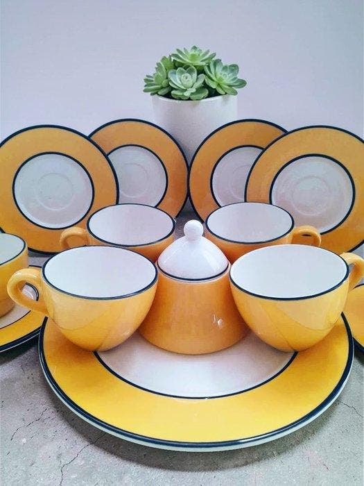 Pagnossin Treviso - Koffie- en theeservies (19) - Keramiek -, Antiek en Kunst, Antiek | Meubels | Tafels