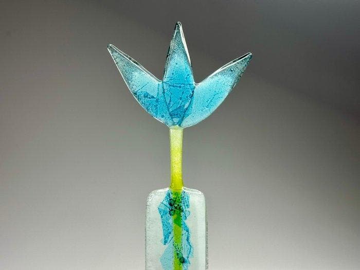 Studio Habrat - Beeldje - Wild flower - fusie, Antiek en Kunst, Antiek | Glaswerk en Kristal