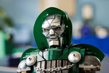 Lego Set - Marvel - LEGO Marvel 76345 – Doctor Doom Bust –, Nieuw