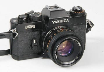 Yashica FR + 50mm + 135 mm + flash | Appareil photo reflex