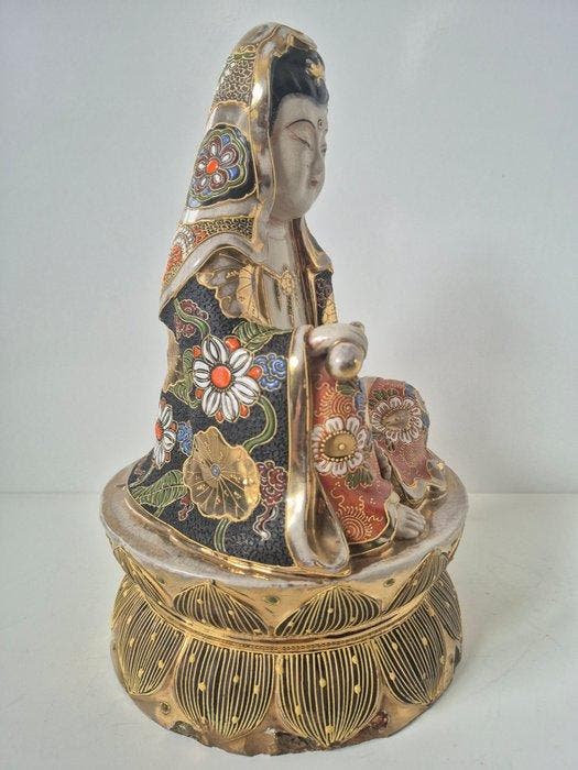 Grote zittende Guanyin Satsuma - Japan - Meiji periode, Antiquités & Art, Antiquités | Autres Antiquités