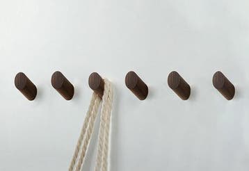 Set van 6 houten kledinghaken (kapstok), noten, Verzenden