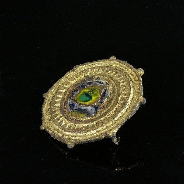 Oud-Romeins Verguld brons Schijffibula met millefiori, Antiquités & Art, Antiquités | Autres Antiquités