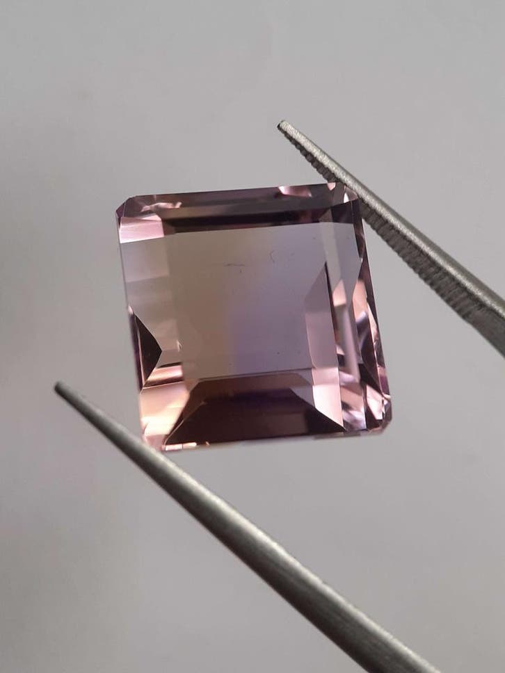 Natural purple and yellow Ametrine - 13.178 ct - octagon, Handtassen en Accessoires, Overige Accessoires, Nieuw, Verzenden