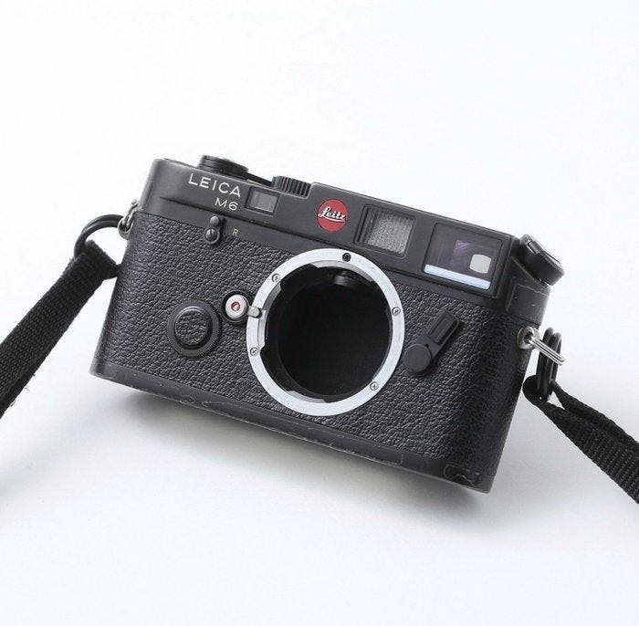Leica M6 + grip + winder M4-P Meetzoeker camera, Verzamelen, Foto-apparatuur en Filmapparatuur