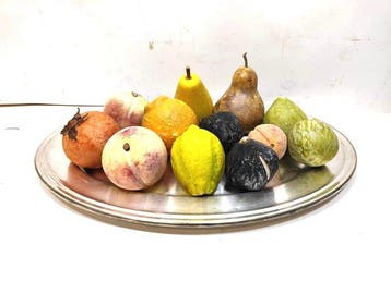 Figuur - Lotto van twaalf stukken fruit vervaardigd uit