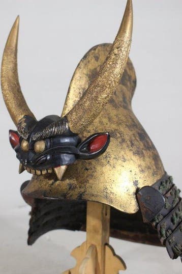 Harnas - Japan - E3-191 Goud Eboshinari Kabuto met Shigami