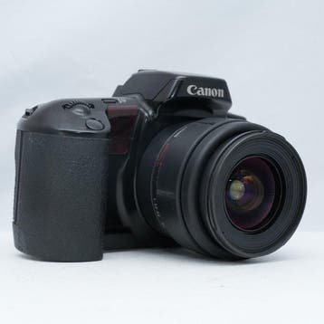 Canon EOS 10 QD with Tamron Aspherical 24-35mm lens Analoge