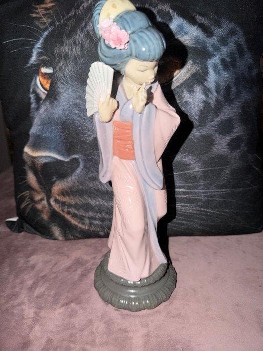 Lladró - Beeldje - Geisha à léventail - Porselein, Antiek en Kunst, Antiek | Glaswerk en Kristal