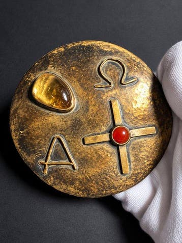 Metaal - Broche - Religieuze broche Alpha en Omega