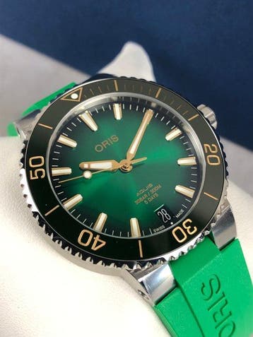 Oris - Aquis Date Calibre 400-2 Automatic - 01 400 7769
