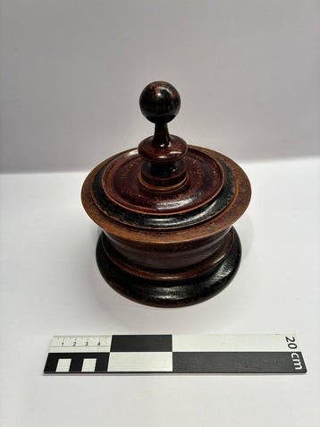 Pot à tabac - bois de fruits - Ancien porte-tabac