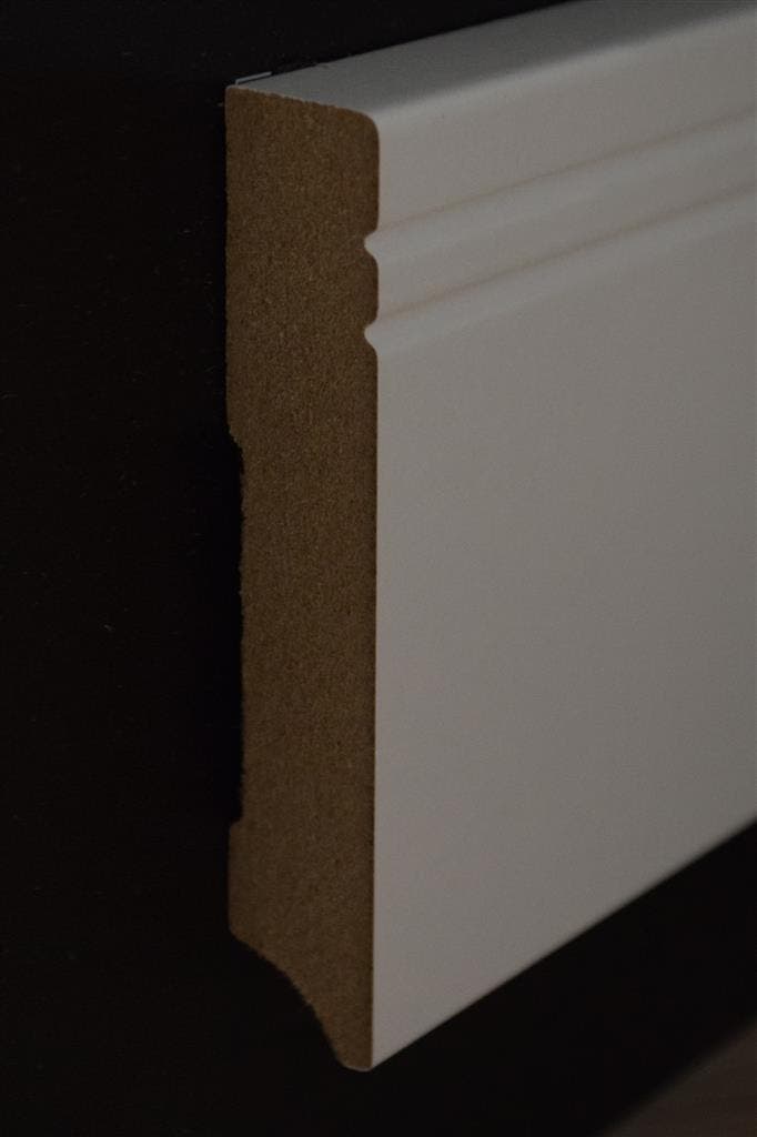 Oppio Wit gelakte plint milaan kleur 9010, 15x90x2400mm, Doe-het-zelf en Bouw, Plinten en Afwerking, Ophalen of Verzenden