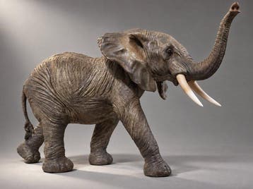 Beeld, large statue of elephant in excellent naturel finish