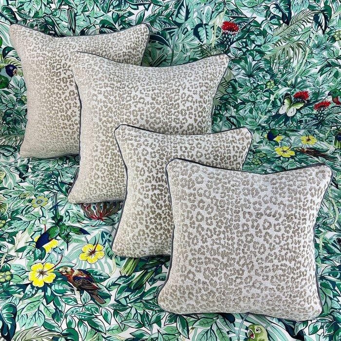 Fendi Casa - Nieuwe set van vier - GRATIS VERZENDING -, Antiek en Kunst, Antiek | Tapijten, Tafelkleden en Textiel