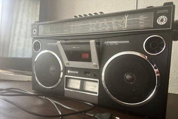 Sanyo - M4500KE 4-Band (FM/MW/LW/SW) Radio