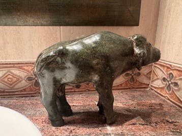 Beeld, Verdite sculpture buffalo - 20 cm - Bergkristal -