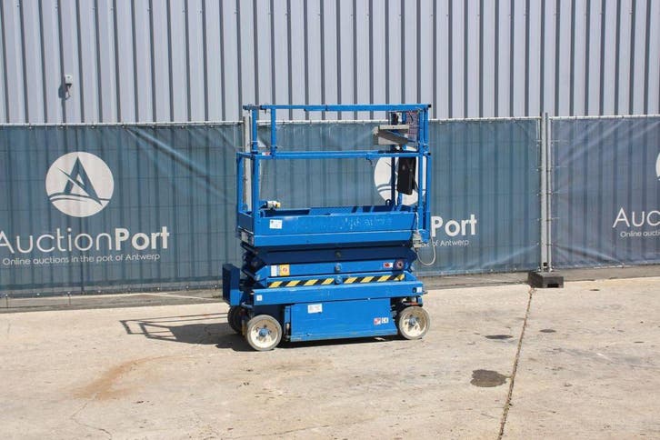 Veiling: Schaarlift Skyjack SJIII-3219 Elektrisch 227kg 7.8m, Zakelijke goederen, Machines en Bouw | Liften, Steigers en Ladders