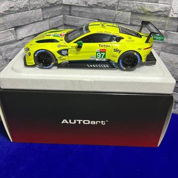 Autoart 1:18 - Model raceauto - Autoart 1:18 Aston Martin