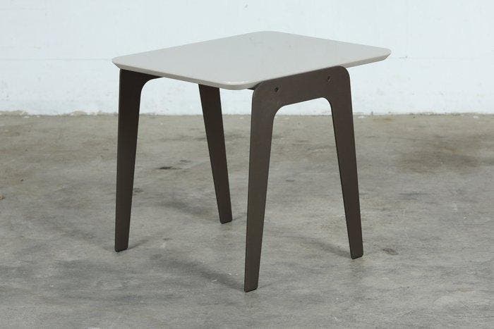 Minotti - Rodolfo Dordoni - Table dappoint - Kirk Jut Out, Antiquités & Art, Art | Objets design
