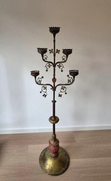 Kandelaber Antieke 145 cm neogotische vloerkandelaar voor in