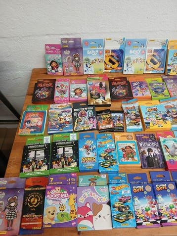 Panini over 2000 euro shop value !!! - 300 Booster pack -